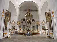 Внутренний вид Богоявленского кафедрального собора. (© Фото +ПТРС 2002г.)